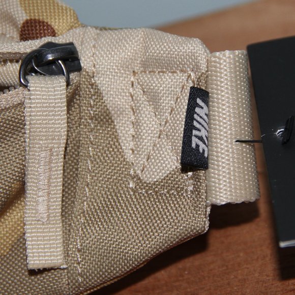 Nike SB Heritage Hip Pack Desert Camo Fanny Pack - Picture 5 of 7